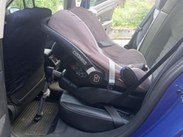 Baby- Auto-Kindersitz von Maxi Cosi - 1